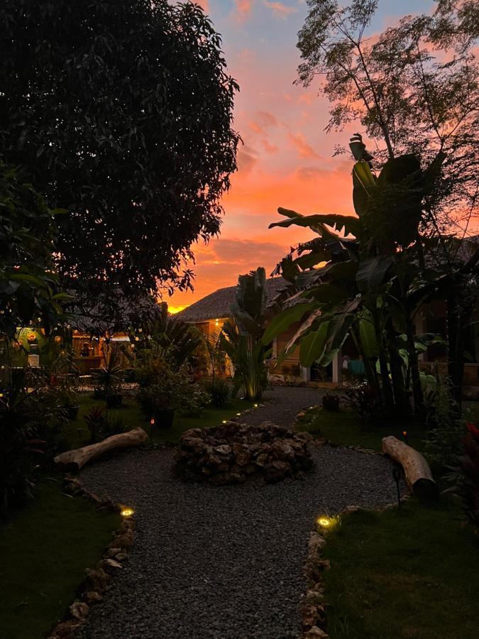Nautilus & Hammocks Inn 4*